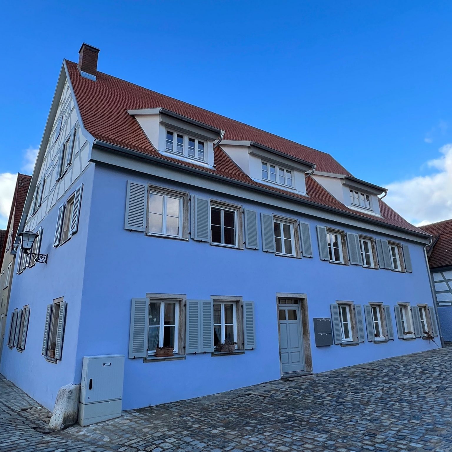 Vertrauen Sie auf Schiller Immobilien und finden Sie Ihr perfektes Zuhause in Weißenburg und Gunzenhausen – einfach, schnell und zuverlässig.